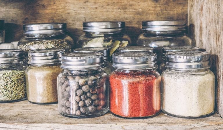5 SPICES TO ADD TO ANY DISH